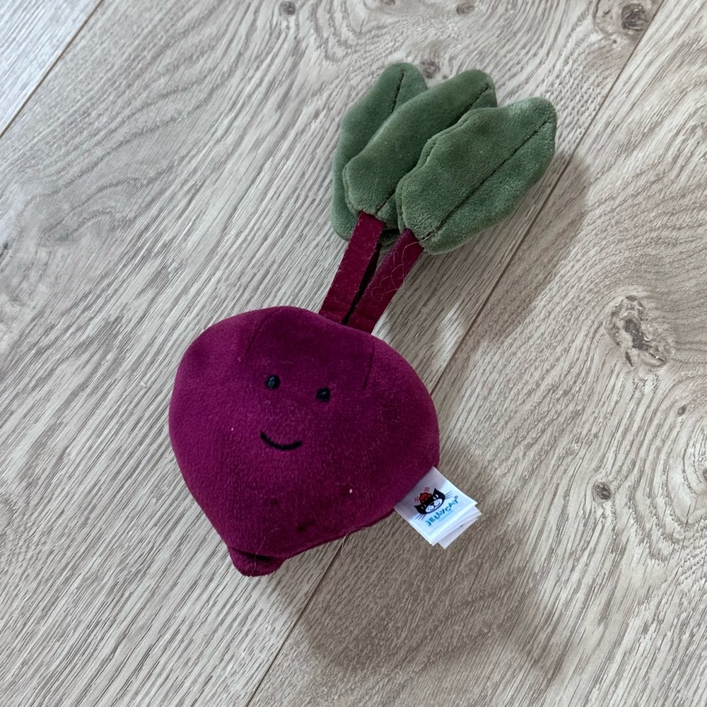 Jellycat Vivacious Vegetable Beetroot plush